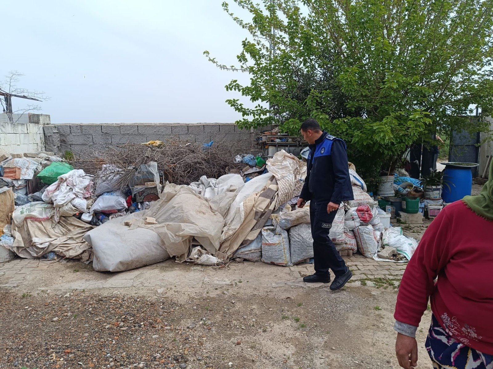 Evden Cop Cıktı (2)