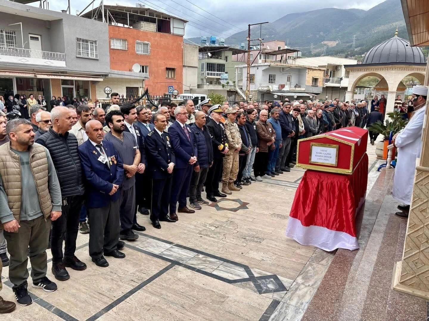 F066Dfdf Ce15 424D 8144 038D0122E836