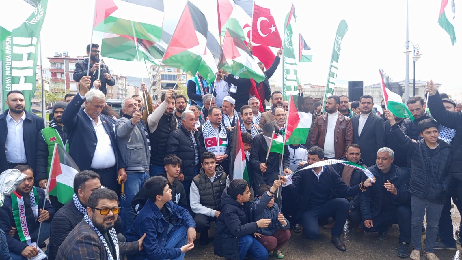 Filistin Giyabi Cenaze Namaz (4)