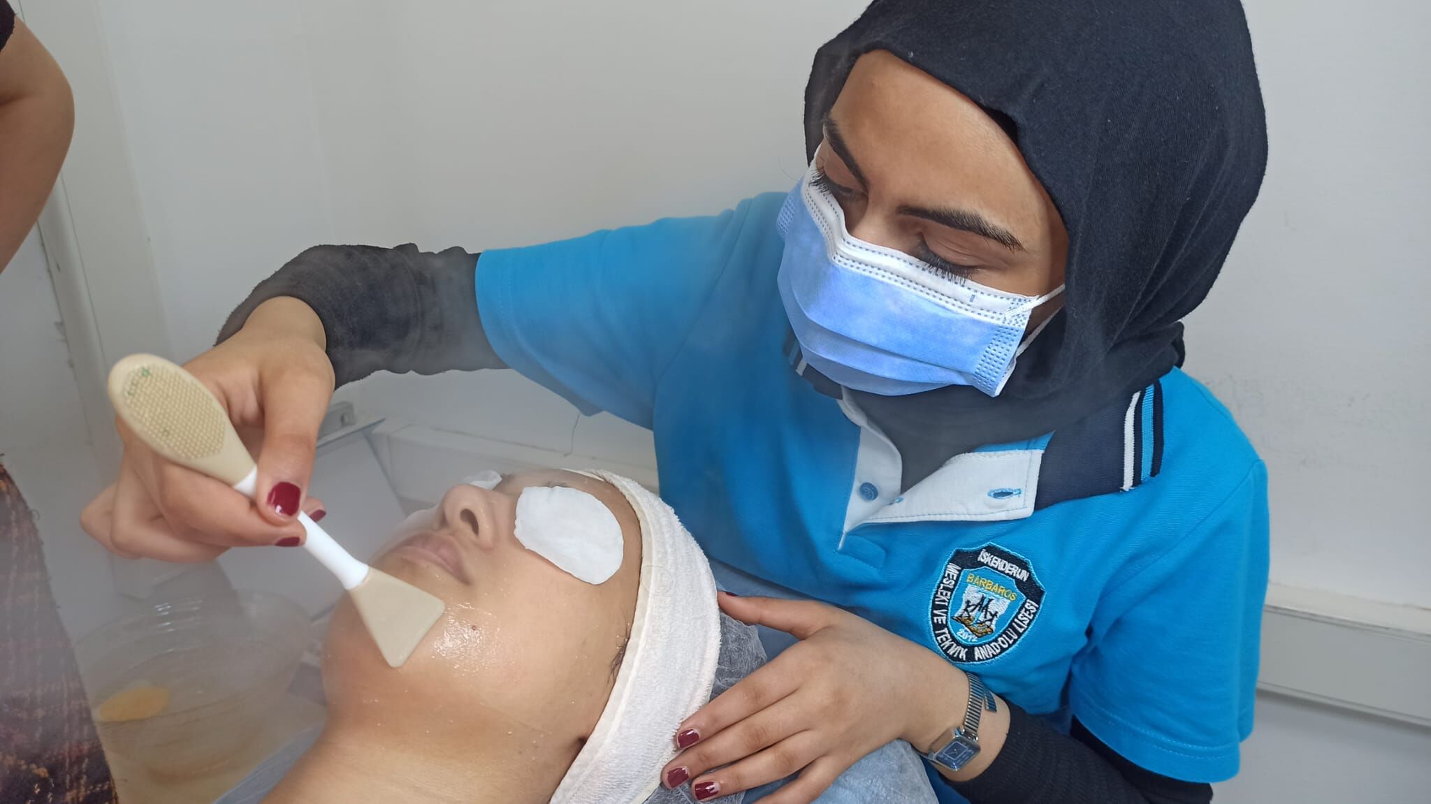 Guzellik Uzmani Yetisiyorlar (2)