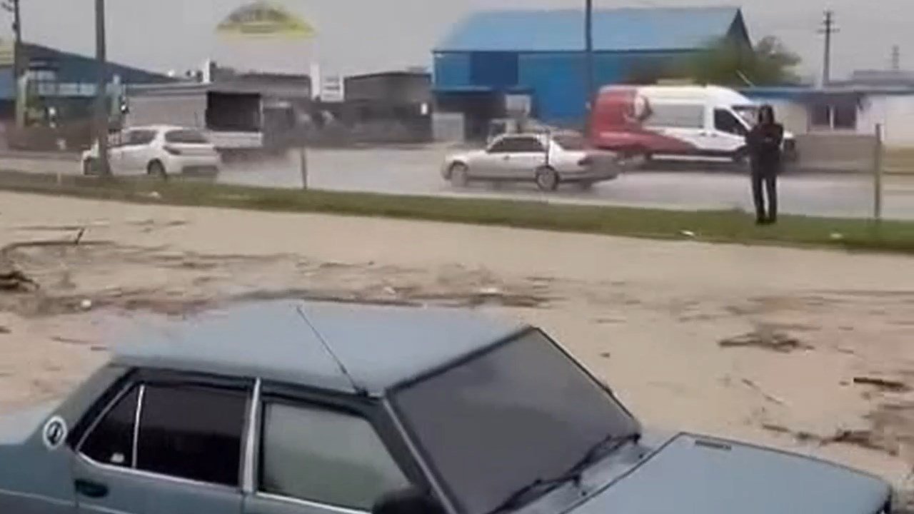 Hatayda Sel Guruntuleri.mp4 Snapshot 01.12.231