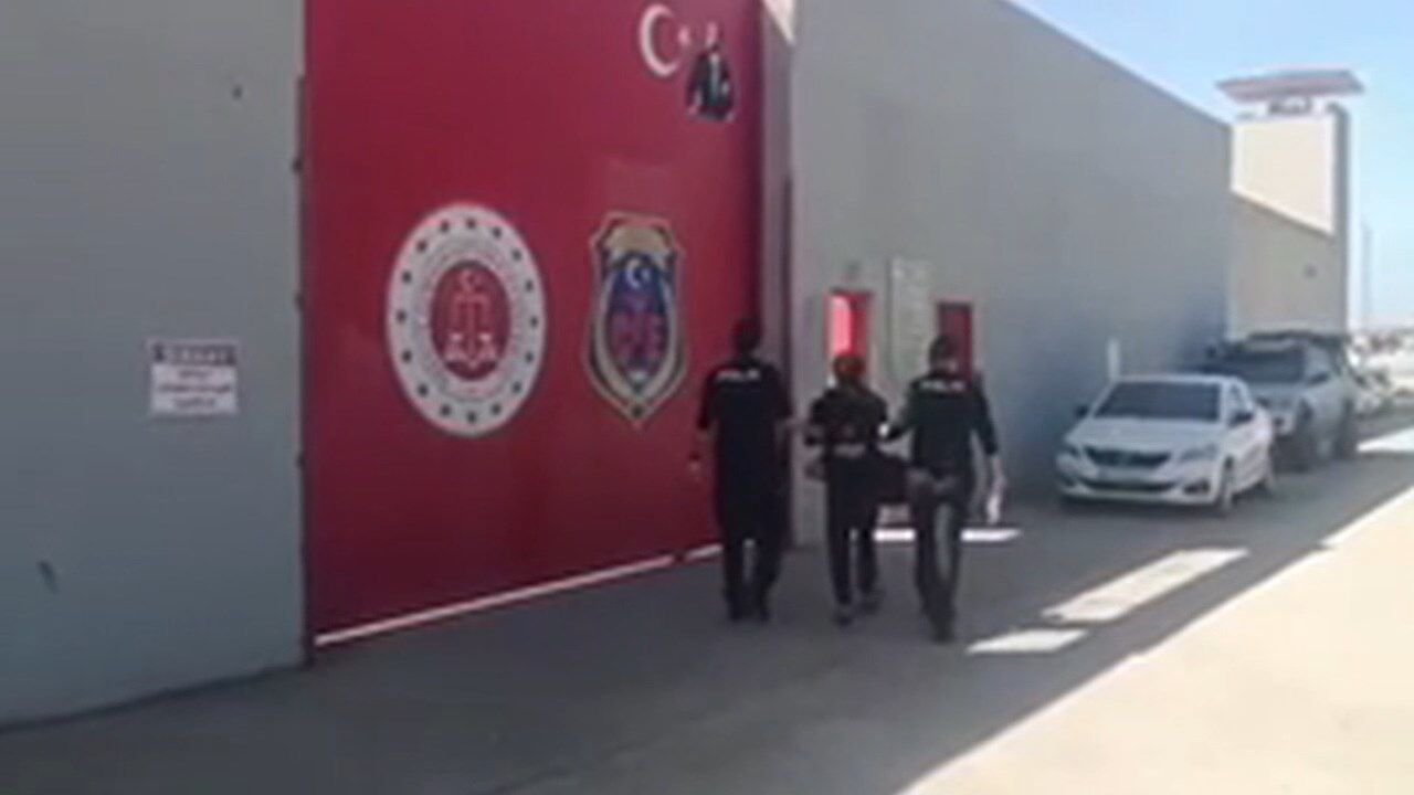 Uc Ilcede Bes Aranan Sahis Yakalandi (4)