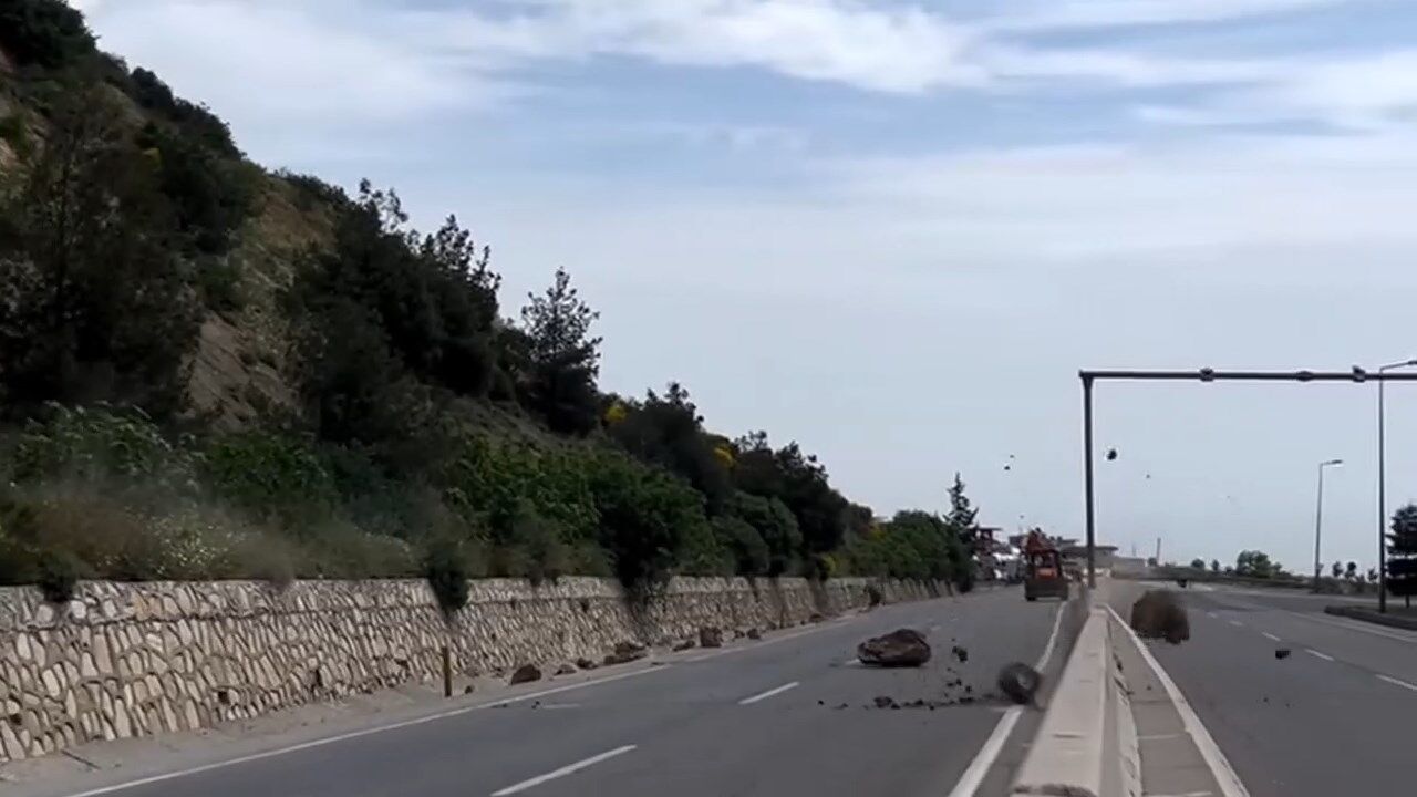 Profesyonel Dagcilar Kayalari Temizliyor (8)