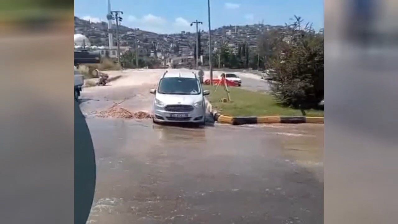 Sanayi Su Borusu Patladi (7)