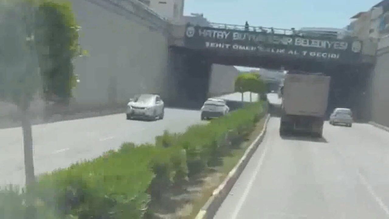 Ters Yönden Gelen Araç.mp4 Snapshot 00.11.790