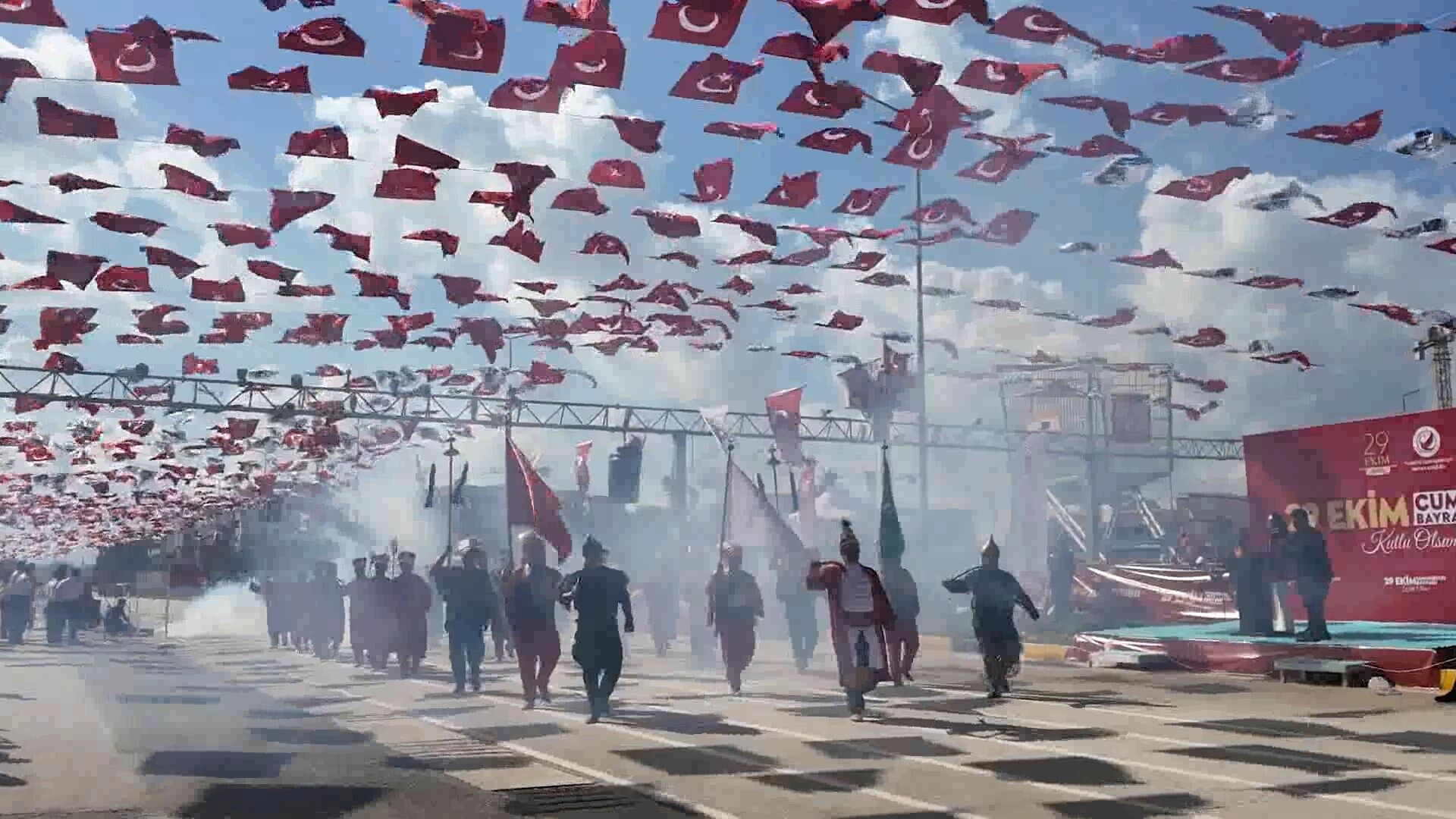 Hatay Kurtulus.mp4 Snapshot 01.34.522