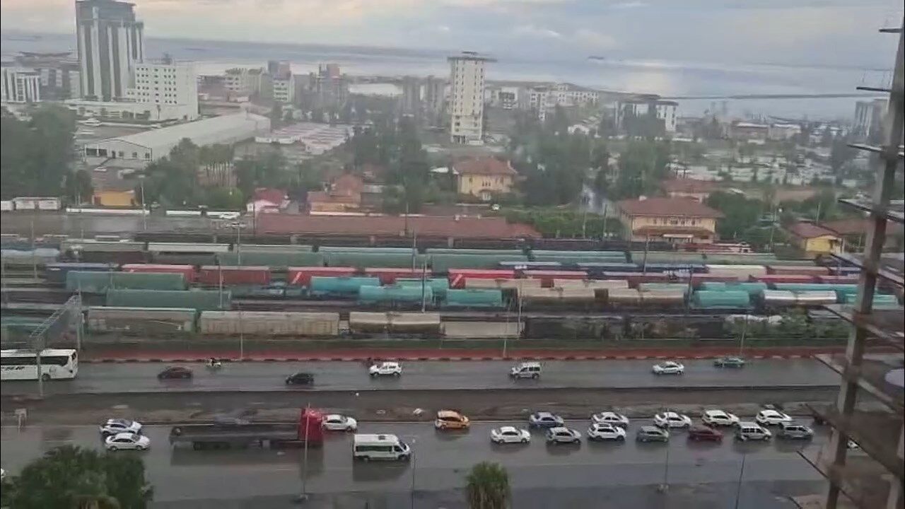 Eylul Saganak Yagisla Gidiyor.mp4 Snapshot 02.10.281