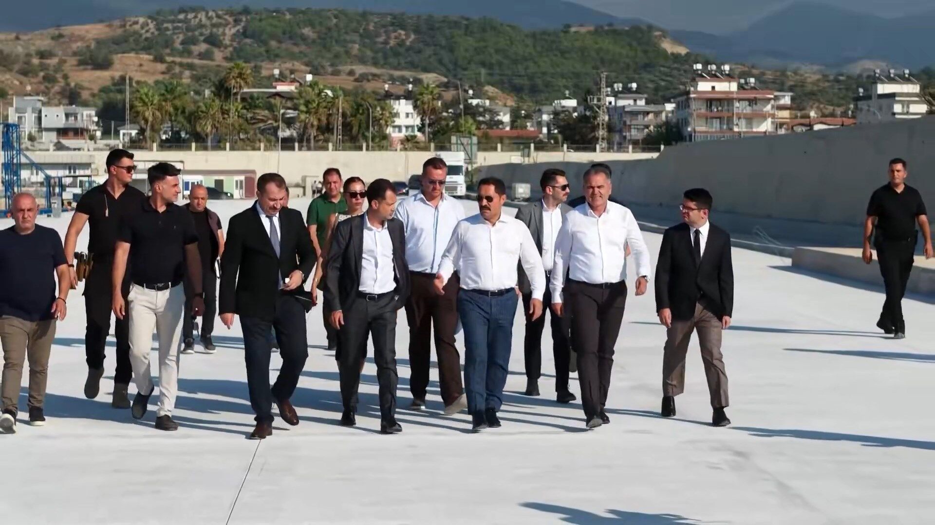Madenli Yat Limani.mp4 Snapshot 00.25.151
