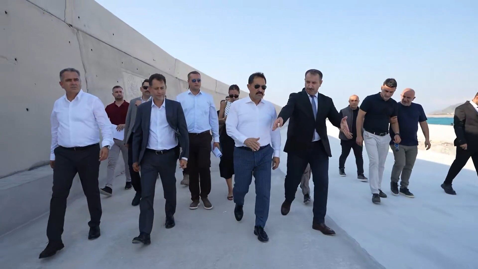 Madenli Yat Limani.mp4 Snapshot 00.52.687