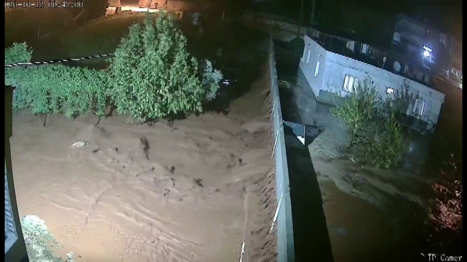 Reyhanlı’da Gece Sağanak Yine Sele Dönüştü…