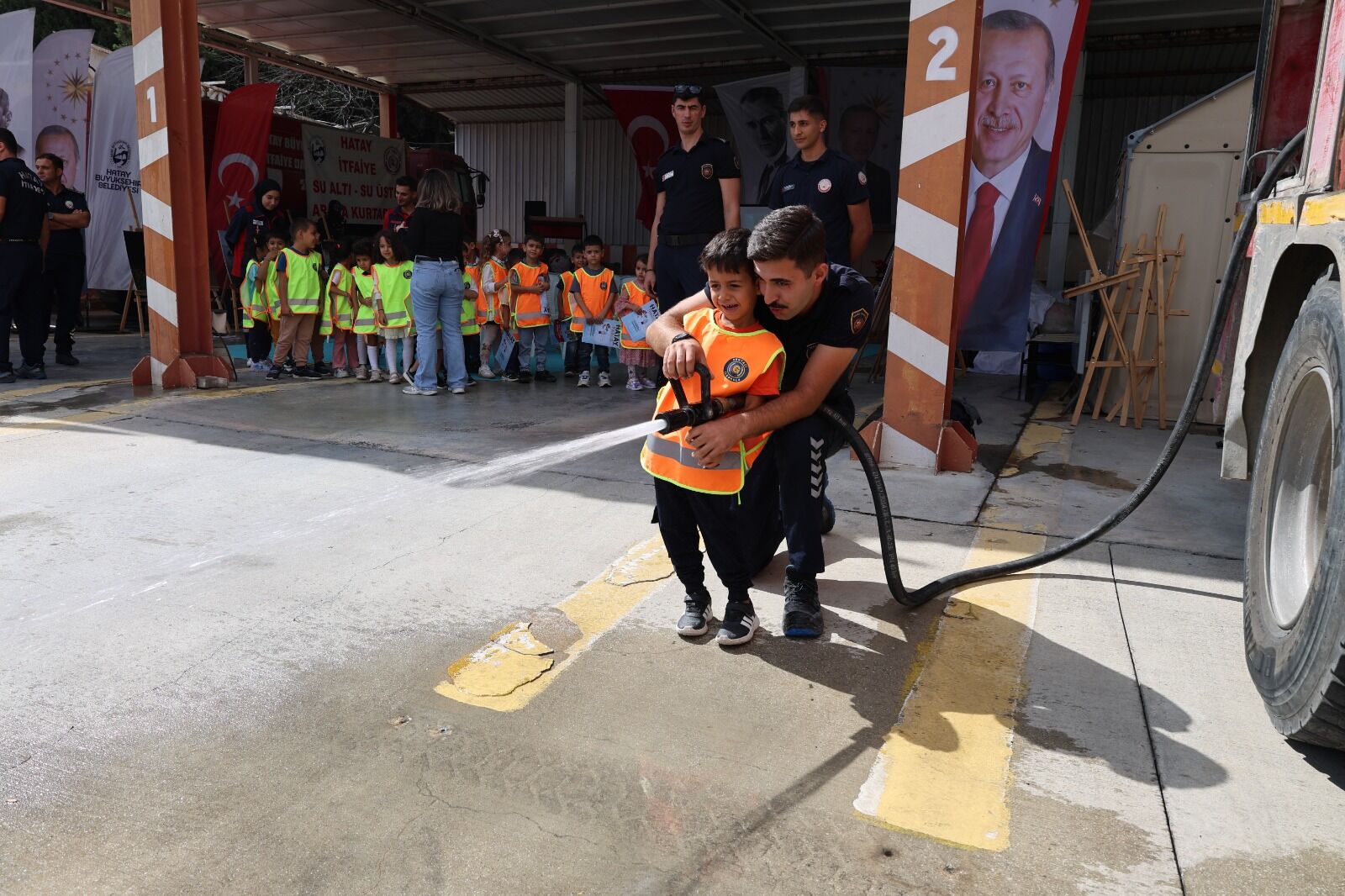 Itfaiye Cocuklar (3)
