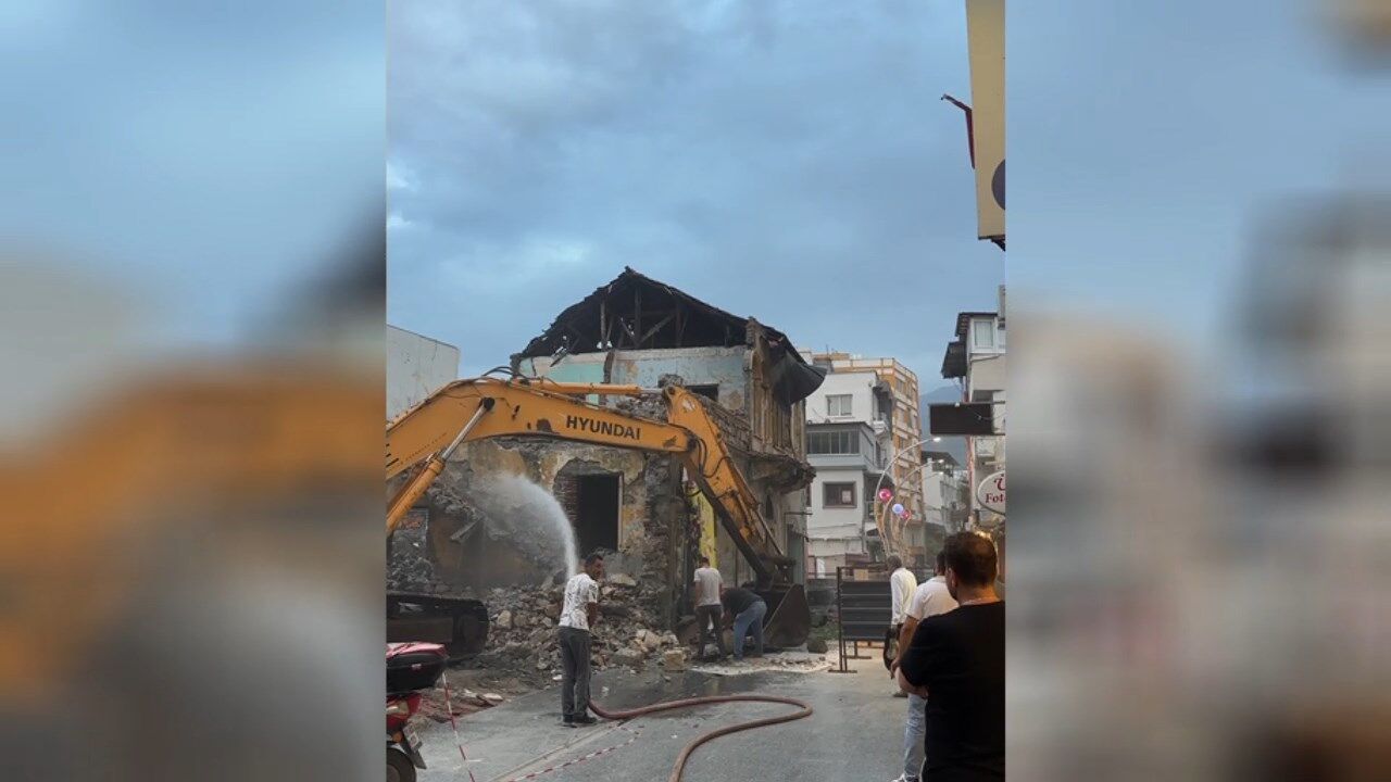 Yıkım.mp4 Snapshot 00.05.005-1