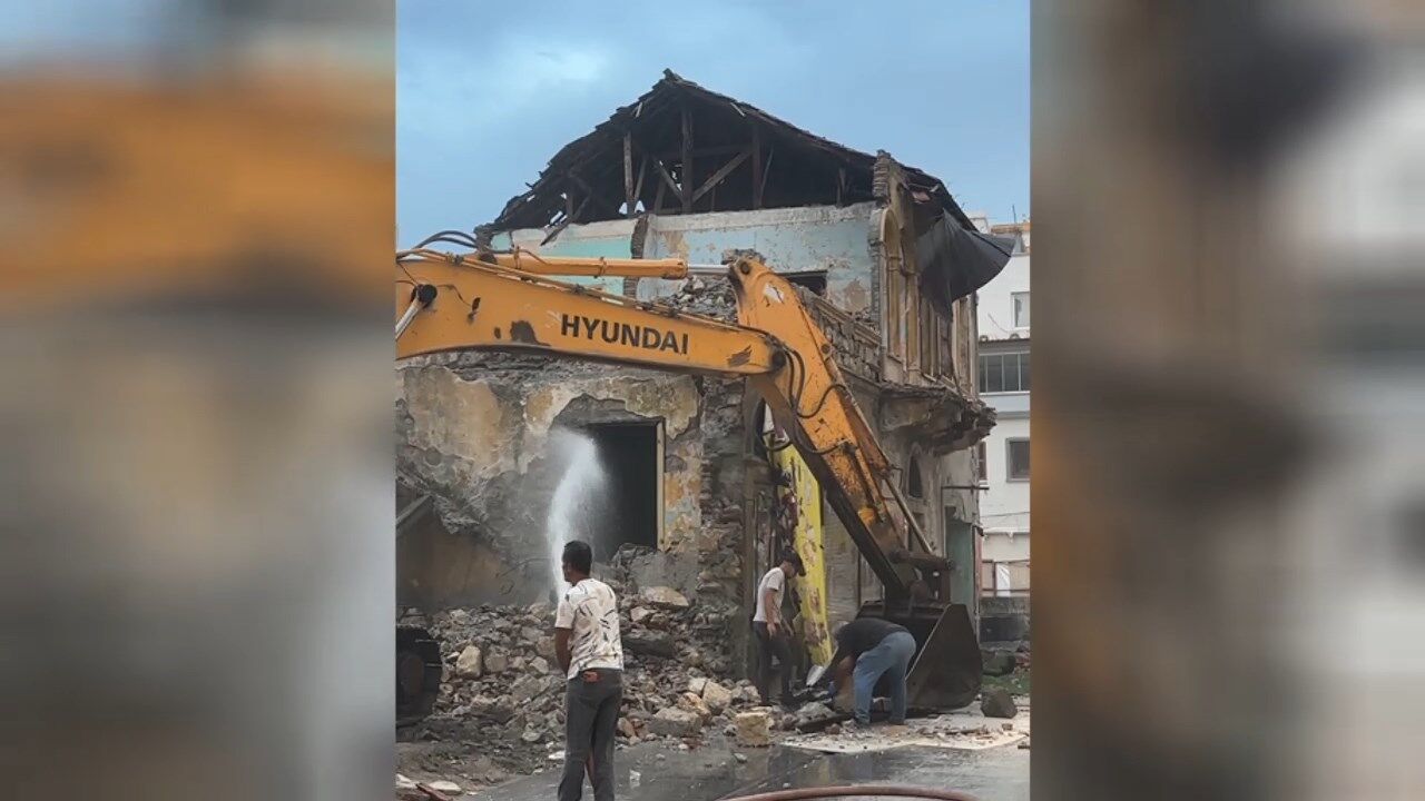 Yıkım.mp4 Snapshot 00.07.894